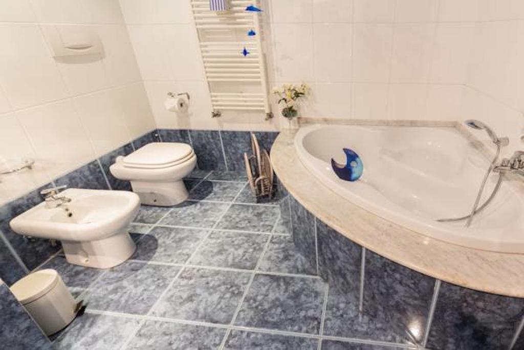 Turenum Apartment Трани Экстерьер фото